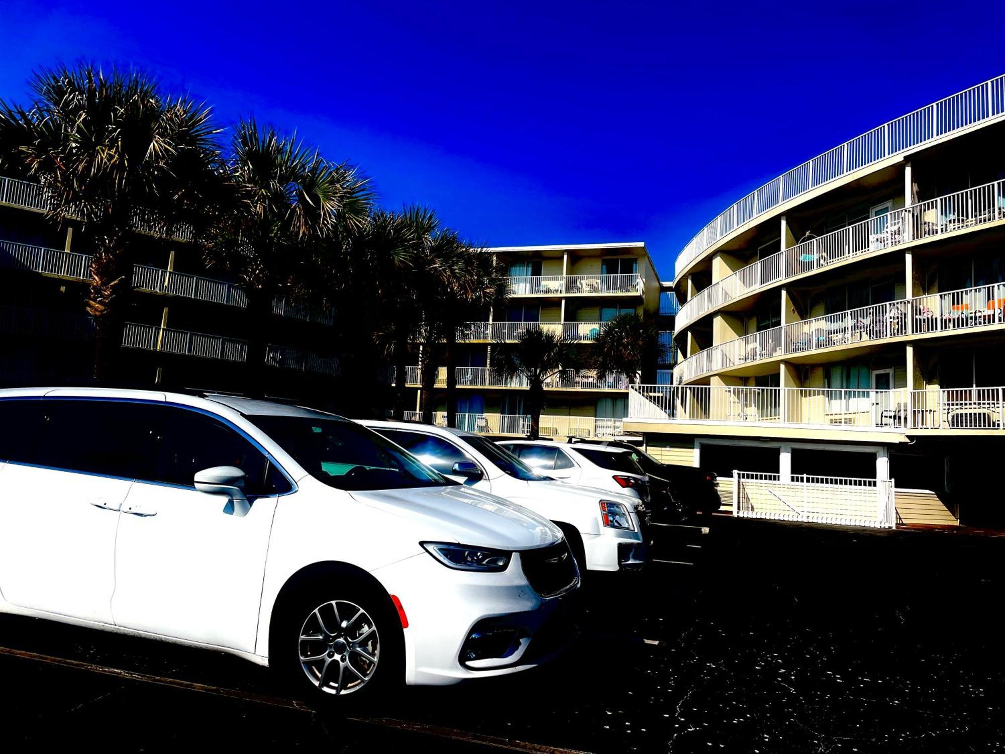 Superior With Pool Access And Free Parking Daytona Beach